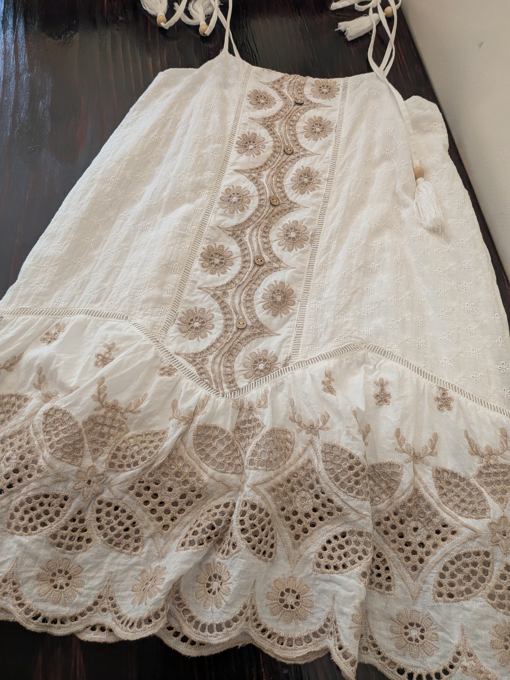 ILLA ILLA White Mini Dress with Beige Embroidery
